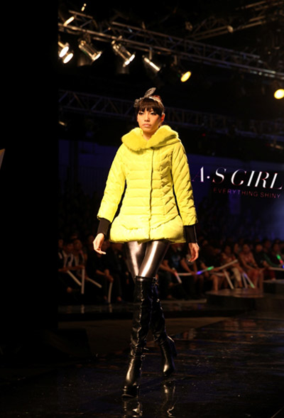 时尚女王吴莫愁倾情代言<em>阿依莲姊妹品牌</em>A.SG