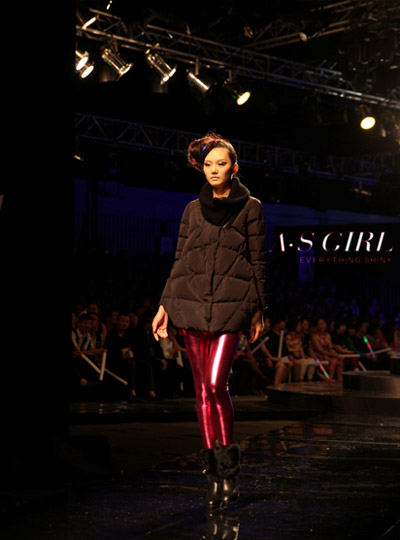 时尚女王吴莫愁倾情代言<em>阿依莲姊妹品牌</em>A.SG