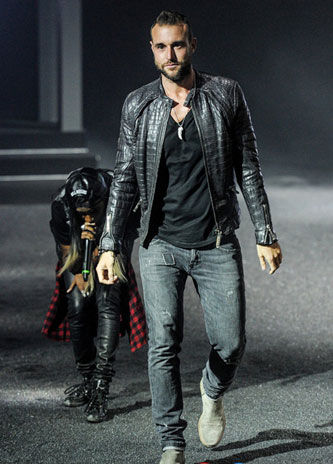 为自己代言 那些比男模还帅的时装设计师们-服装资讯-中国品牌服装网