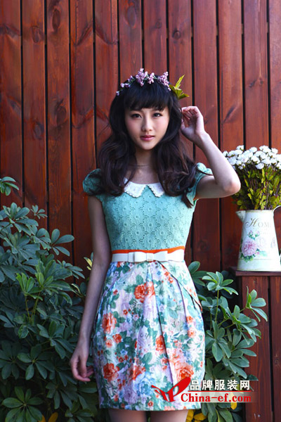 携手弄花香夏季女装 一同聆听花开声音