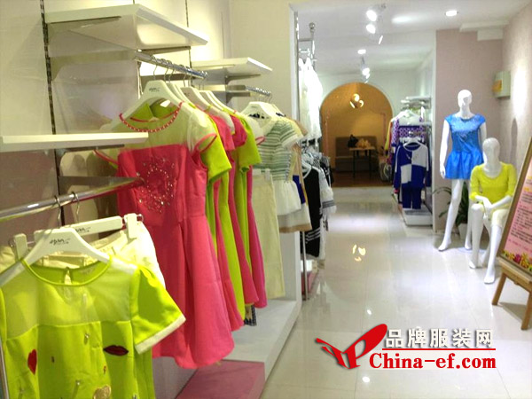 热烈祝贺一冉品牌女装南通店正式开业