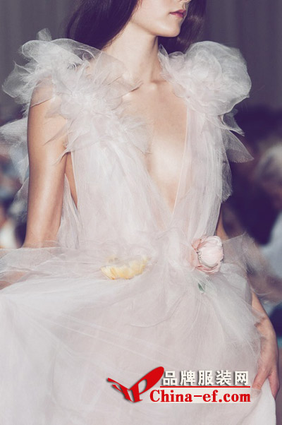 婚礼这样穿会把新郎美哭吧! Marchesa 2015春