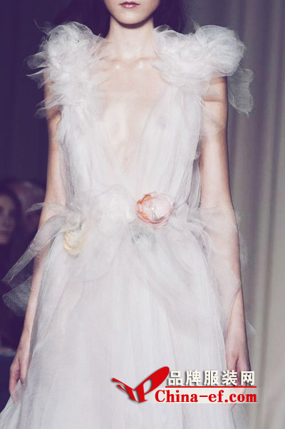 婚礼这样穿会把新郎美哭吧! Marchesa 2015春