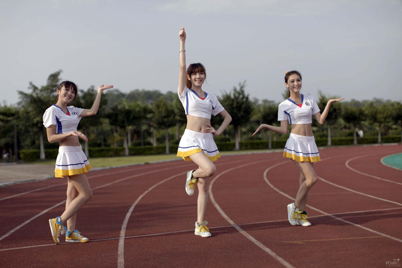 在一把口琴上,二孔吸音符(2d