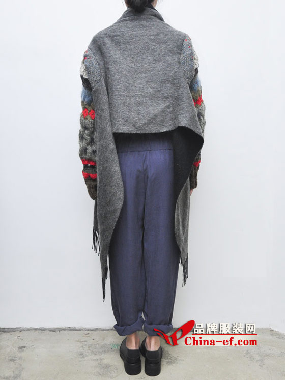 德国品牌Bless羊毛大衣系列发售 灰色显浪漫低