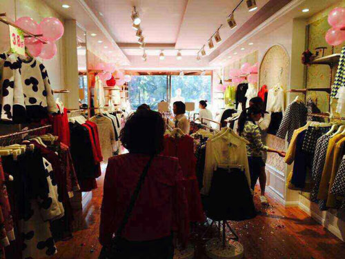 伟伦veilond女装品牌重庆西彭专卖店正式营业