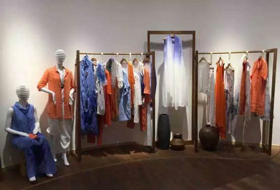 恭喜卡汶KAVON女装品牌海岸城4月份保持整楼层第一-中国品牌服装网