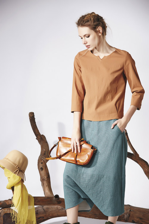 四川成都温江唐小姐成功加盟嘉彩女装品牌(图4)