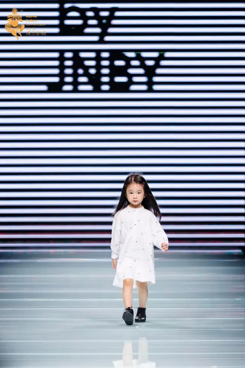 江南布衣童装自由自然,真实想象力发布会