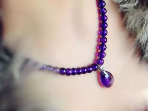 近期郑爽一连多部戏上档 演绎彩宝时尚之美-品