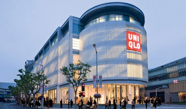 优衣库母公司迅销集团2016全年净利润同比暴