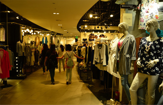 中国服装市场消费者行为变化:比以往更注重服