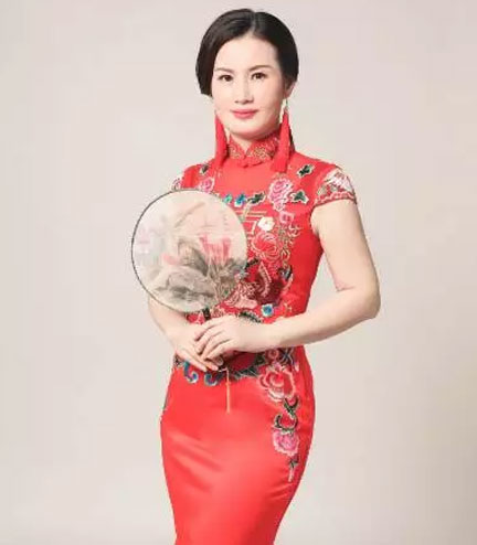 柏盈,旗袍