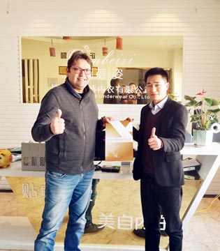 丹蓓姿,Alessandro夫人,意大利内衣市场