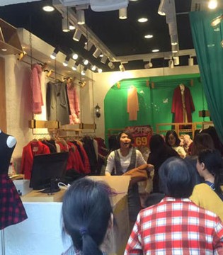 淑女日记,三店连开,女装加盟