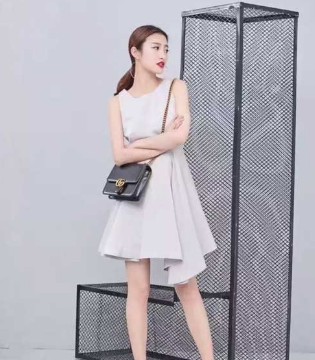 艾丽哲,开业