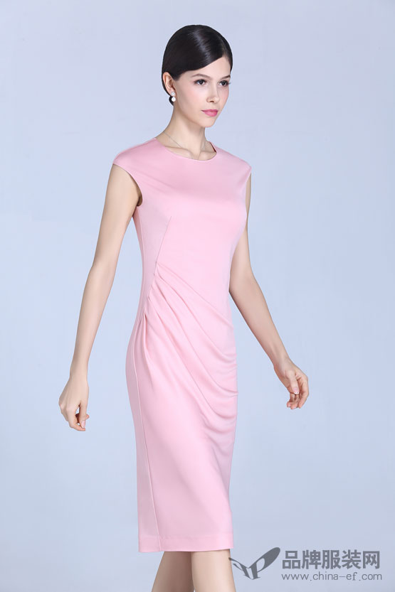 一款能够掳获男人芳心的迪奥女装 释放最典雅