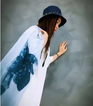 nvzhihueise,裙子