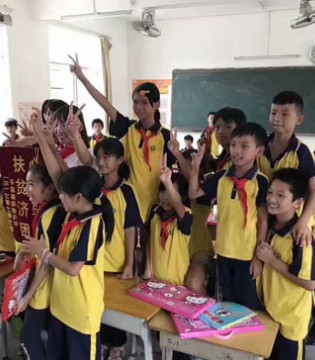 佐纳利,公益事业