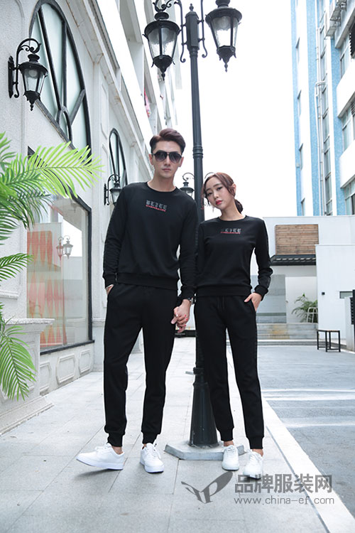 秀恩爱的最高境界 那就是穿上甜蜜风时尚情侣