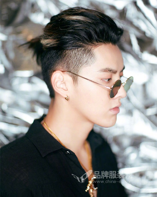 wuli吴亦凡帅气写真大片曝光 来自吴导师的的凝