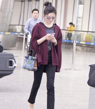 杨子姗,杨子姗机场,早秋穿搭,舒适休闲穿搭,简约时尚穿搭