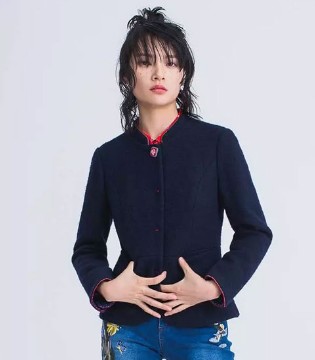 印花连衣裙,非鱼,灰色印花裙,毛呢短外套