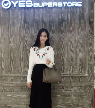 连衣裙,深V领斑点连衣裙,露肩上衣