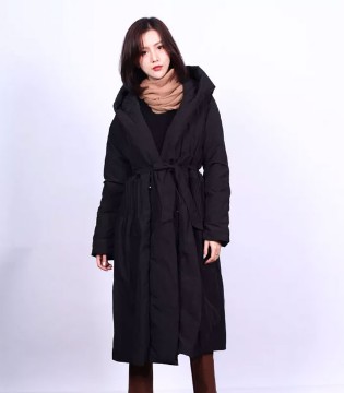 SN品牌,女装,羽绒服,保暖摩登
