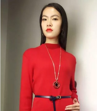 简雅尚品,女装,秋冬衣橱,红色针织,皮夹克,搭配