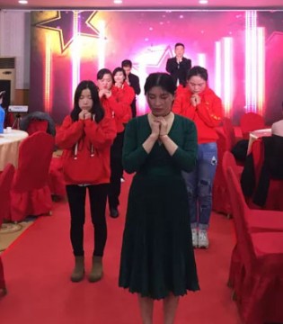 艾梦忆思