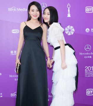 闫妮,闫妮女儿邹元清,闫妮与女儿邹元清合体
