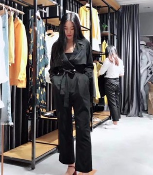 品牌服饰,时尚服装,热门品牌,莎斯莱思