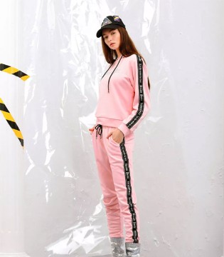 冬季新品,品牌服饰,时尚女装,维斯提诺