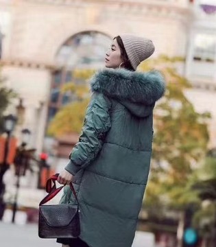 品牌服饰,时尚简约,衣佰芬
