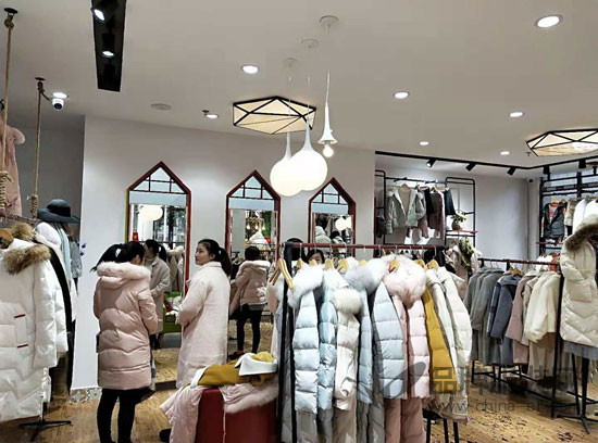 热烈祝贺城市衣柜女装江西吉安新店开业大吉！