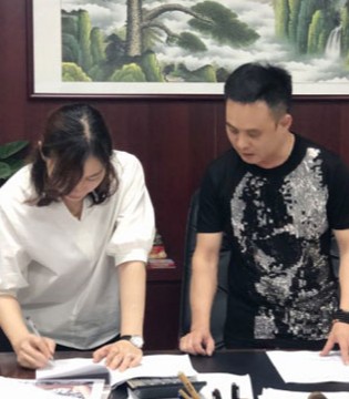 原创潮牌,新店开业,EIZSA,艾卓拉