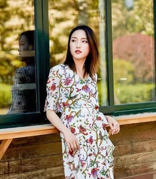 芝仪女装,品牌女装,时尚穿搭