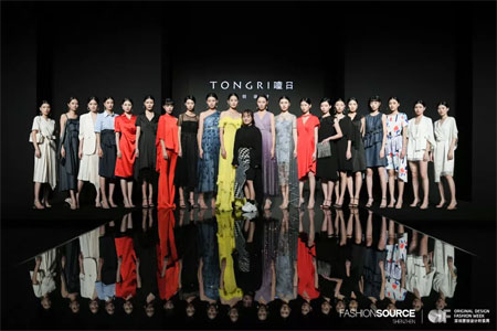 第六届深圳原创设计时装周 微观自己 总有一个在路上