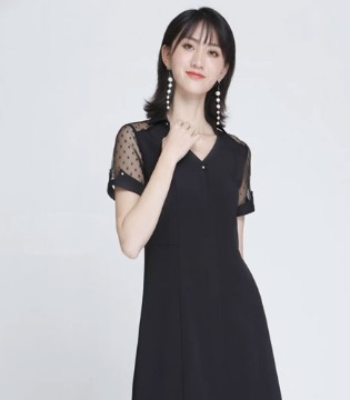 依贝奇,EBECKY,女装品牌,小黑裙