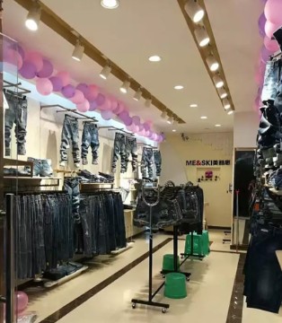 美酷思,服装店装修,消费者