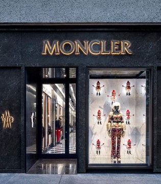 Moncler,直播,Moncler复苏