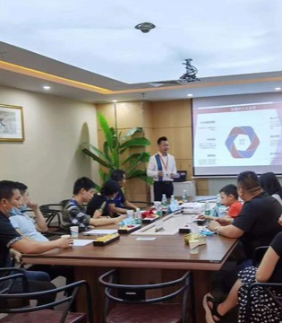 埃沃定制,男装,招商加盟交流会,服装市场商机