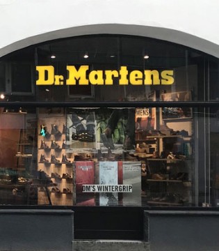 Dr.Martens,年报,业绩