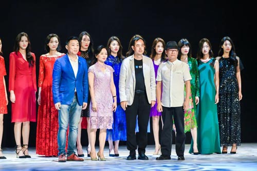 萬方服飾：旖旎一夢 天衣無縫 | 2020廣東時裝周-秋季