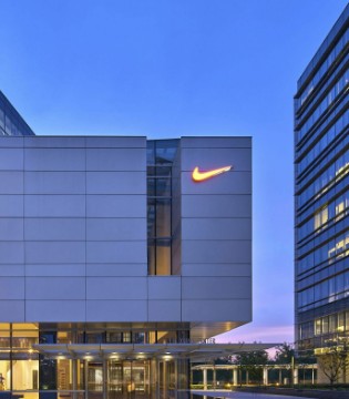 Nike,数字化转型,业绩