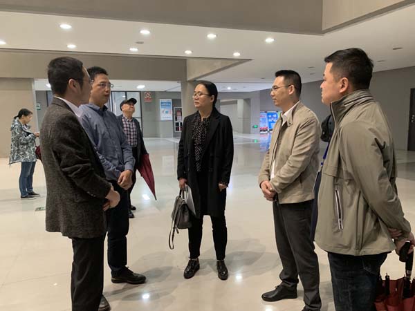 融入長(zhǎng)三角 加速內(nèi)循環(huán) 組委會(huì)走進(jìn)常熟服裝城