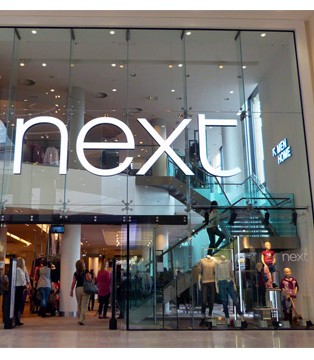 英国服装品牌,NEXT,季度业绩增长,盈利预期
