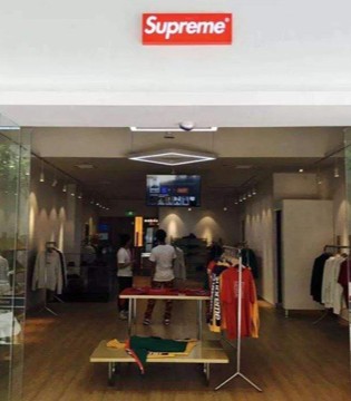 国际潮牌,Supreme,VF Corporation,公司收购