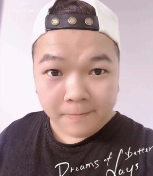Muzzi木子集合店童装运营部Jessie献上新年祝福！